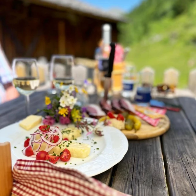 Almjause mit Aussicht